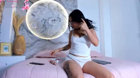 Snapshot of anaiaclarck chatting on 03.20.26 Im Sara online show from 03.20.26