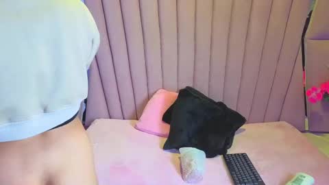 Snapshot of anales_deep_69 chatting on 12.02.25 AbbyAndAntonela online show from 12.02.25