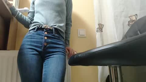 analove200 online show from 12.04.24