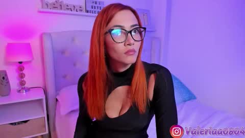 Snapshot of anaperla_ chatting on 12.22.25 Valeria Arias online show from 12.22.25