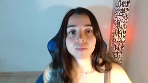 Snapshot of anarosse__ chatting on 05.19.26 ana 3 online show from 05.19.26