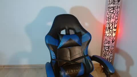 Snapshot of anarosse__ chatting on 05.21.26 ana 3 online show from 05.21.26