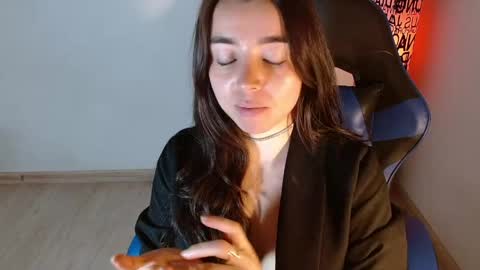 Snapshot of anarosse__ chatting on 06.01.26 ana 3 online show from 06.01.26