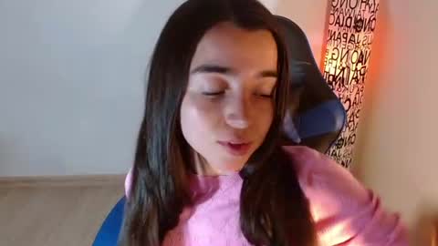 Snapshot of anarosse__ chatting on 07.23.26 ana 3 online show from 07.23.26