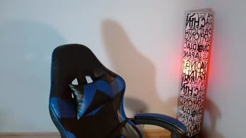 Snapshot of anarosse__ chatting on 07.29.26 ana 3 online show from 07.29.26