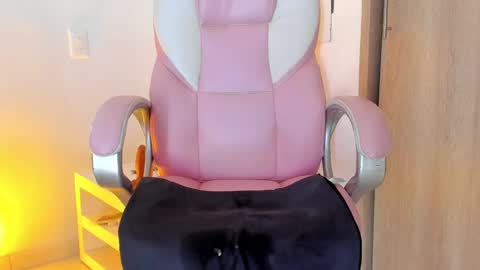 Anastacia online show from 01.17.25