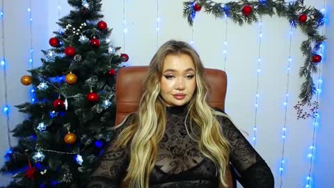 Snapshot of anastacyyellig chatting on 12.14.24 anastacyyellig online show from 12.14.24