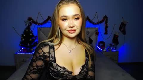 Snapshot of anastacyyellig chatting on 12.19.24 anastacyyellig online show from 12.19.24