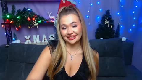 Snapshot of anastacyyellig chatting on 12.22.24 anastacyyellig online show from 12.22.24