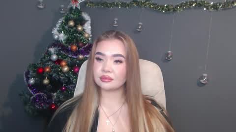 Snapshot of anastacyyellig chatting on 12.22.25 anastacyyellig online show from 12.22.25