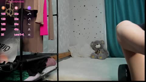 Snapshot of anastasia_gold1 chatting on 02.14.25 anna online show from 02.14.25