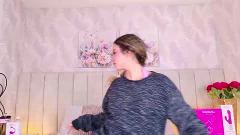 Mia online show from 04.22.26