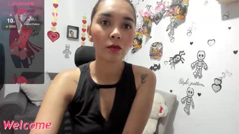 Snapshot of anastasia_tuya chatting on 10.26.25 anastasia online show from 10.26.25