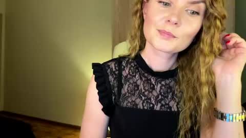 Snapshot of anavelle chatting on 07.04.26 Ana online show from 07.04.26