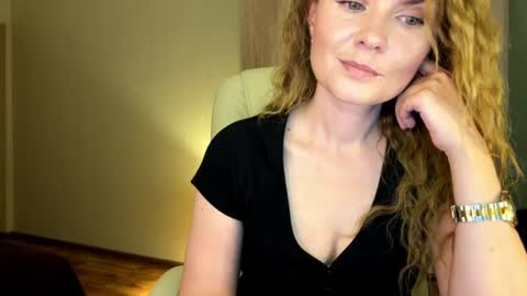 Snapshot of anavelle chatting on 07.06.26 Ana online show from 07.06.26