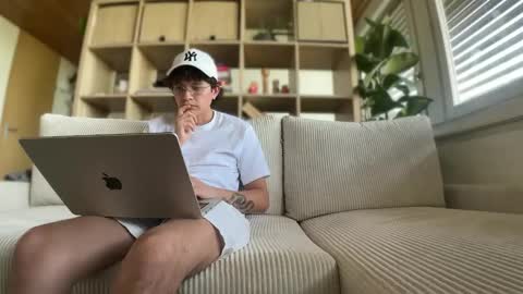 Snapshot of anddres_boss chatting on 09.16.25 Tell Me ANDRESS ----- online show from 09.16.25