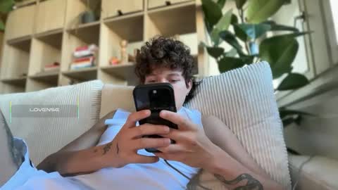 Snapshot of anddres_boss chatting on 09.30.25 Tell Me ANDRESS ----- online show from 09.30.25