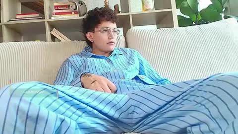 Snapshot of anddres_boss chatting on 10.13.25 Tell Me ANDRESS ----- online show from 10.13.25