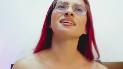 Andra Cyrus online show from 02.04.25