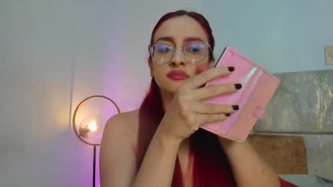 Andra Cyrus online show from 10.08.25