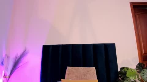 Andra Cyrus online show from 11.13.25