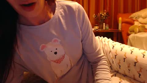 Snapshot of andrasweetie chatting on 05.16.26 Andra online show from 05.16.26