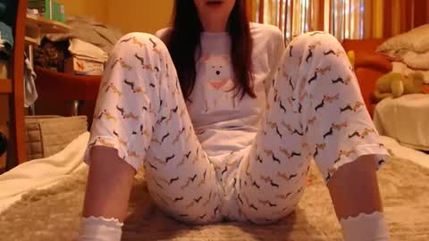 Snapshot of andrasweetie chatting on 05.17.26 Andra online show from 05.17.26