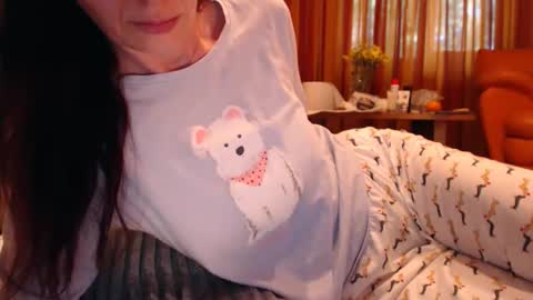 Snapshot of andrasweetie chatting on 05.30.26 Andra online show from 05.30.26