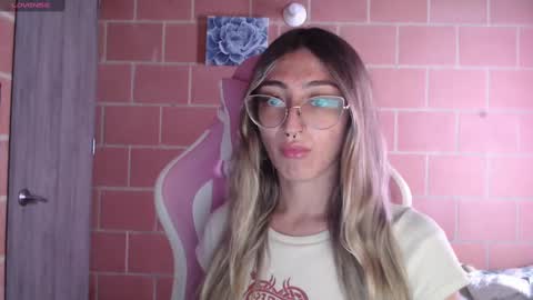 Snapshot of andrea_camila chatting on 10.28.25 Andrea  online show from 10.28.25