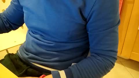 Snapshot of andrea_feetlover chatting on 11.27.25 andrea_feetlover online show from 11.27.25