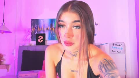 Snapshot of andrea_flow chatting on 01.05.25 Andrea online show from 01.05.25