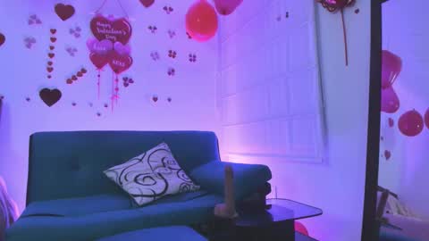 Snapshot of andrea_guz chatting on 09.22.25 ANDREA IM INDEPENDENT MODEL online show from 09.22.25