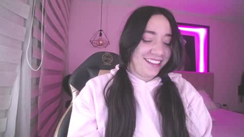 Snapshot of andrea_ramoss_ chatting on 12.04.24 Andrea Ramos online show from 12.04.24