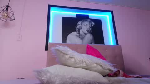 Snapshot of andrea_ramoss_ chatting on 02.14.25 Andrea Ramos online show from 02.14.25