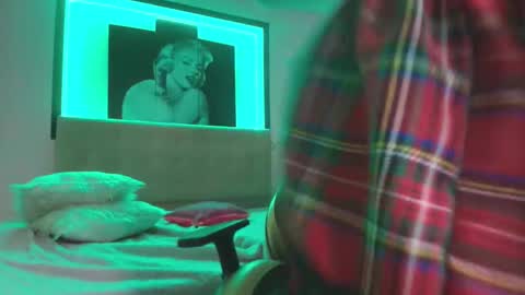 Snapshot of andrea_ramoss_ chatting on 02.20.25 Andrea Ramos online show from 02.20.25