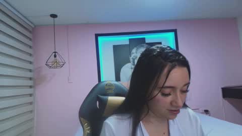 Snapshot of andrea_ramoss_ chatting on 02.25.25 Andrea Ramos online show from 02.25.25