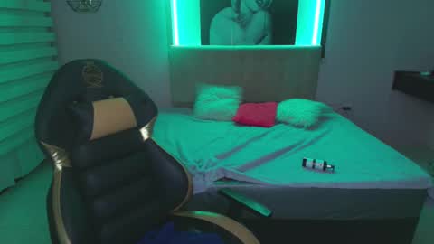 Snapshot of andrea_ramoss_ chatting on 02.26.25 Andrea Ramos online show from 02.26.25