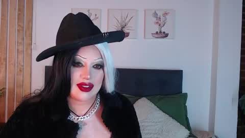 Snapshot of andrea_secret_ chatting on 10.08.25 ANDREA online show from 10.08.25