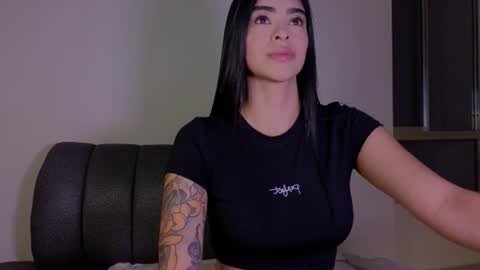 Snapshot of andrea_torres_ chatting on 06.22.26 online show from 06.22.26