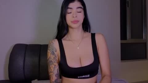 Snapshot of andrea_torres_ chatting on 07.03.26 online show from 07.03.26