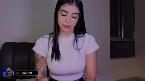 Snapshot of andrea_torres_ chatting on 07.23.26 online show from 07.23.26