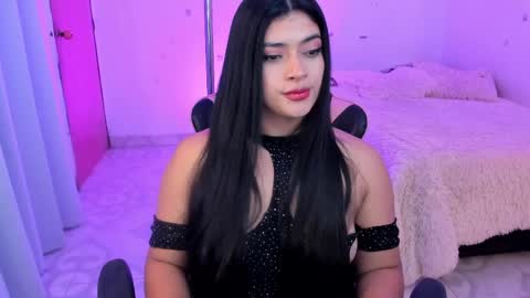 Snapshot of andreeart chatting on 05.12.26 ig online show from 05.12.26