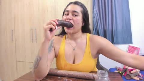 Snapshot of andreitatruji chatting on 05.29.26 yudith online show from 05.29.26