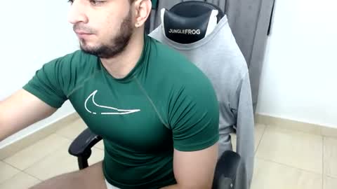 Snapshot of andres180950734 chatting on 06.25.26 andres180950734 online show from 06.25.26