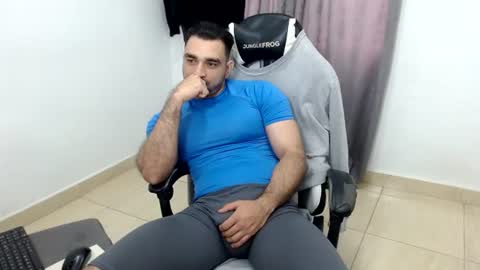 Snapshot of andres180950734 chatting on 06.27.26 andres180950734 online show from 06.27.26