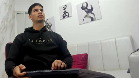 andres_stud online show from 10.14.25