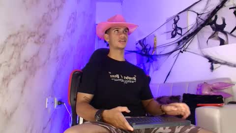 andres_stud online show from 10.27.25