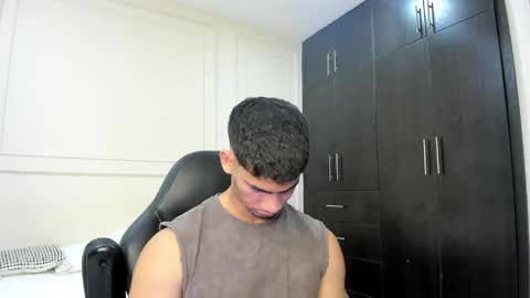 Snapshot of andres_stud chatting on 05.08.26 andres_stud online show from 05.08.26