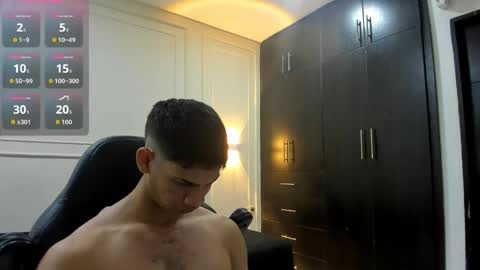 Snapshot of andres_stud chatting on 05.12.26 andres_stud online show from 05.12.26