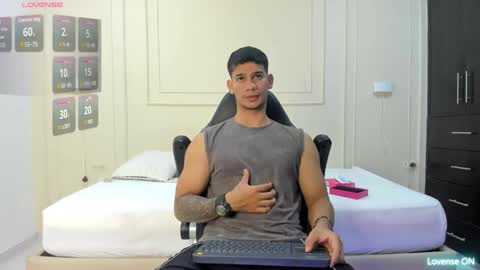 Snapshot of andres_stud chatting on 05.23.26 andres_stud online show from 05.23.26